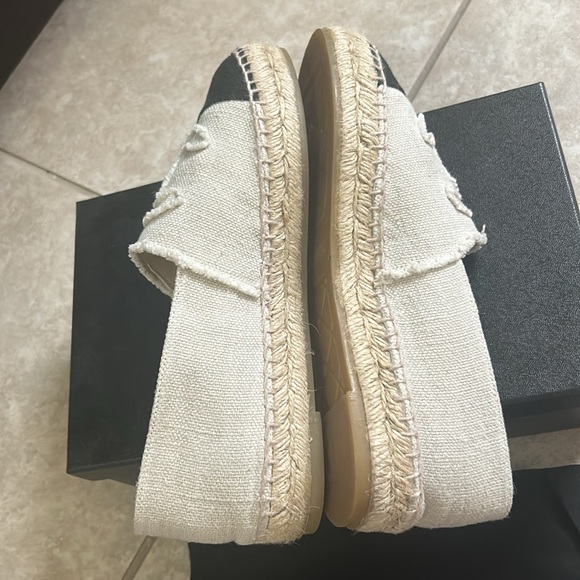 100% Authentic Chanel Espadrilles with box and 2 dust bags - Picture 8 of 11